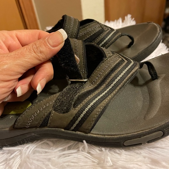 Clarks Wave Walker - Picture 2 of 6